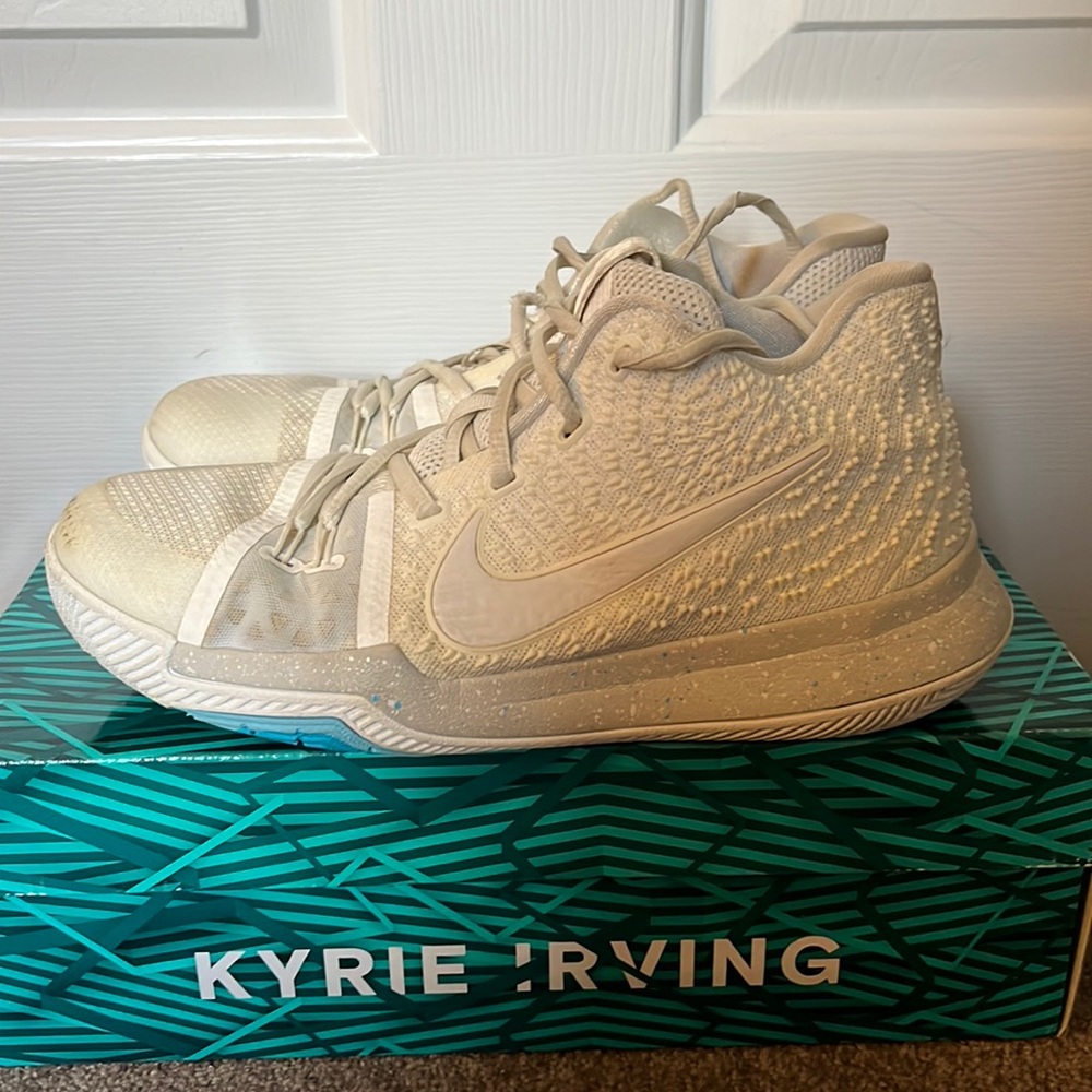 Kyrie 3 Ivory